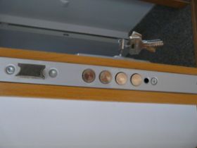 Puerta de seguridad de entrada.JPG